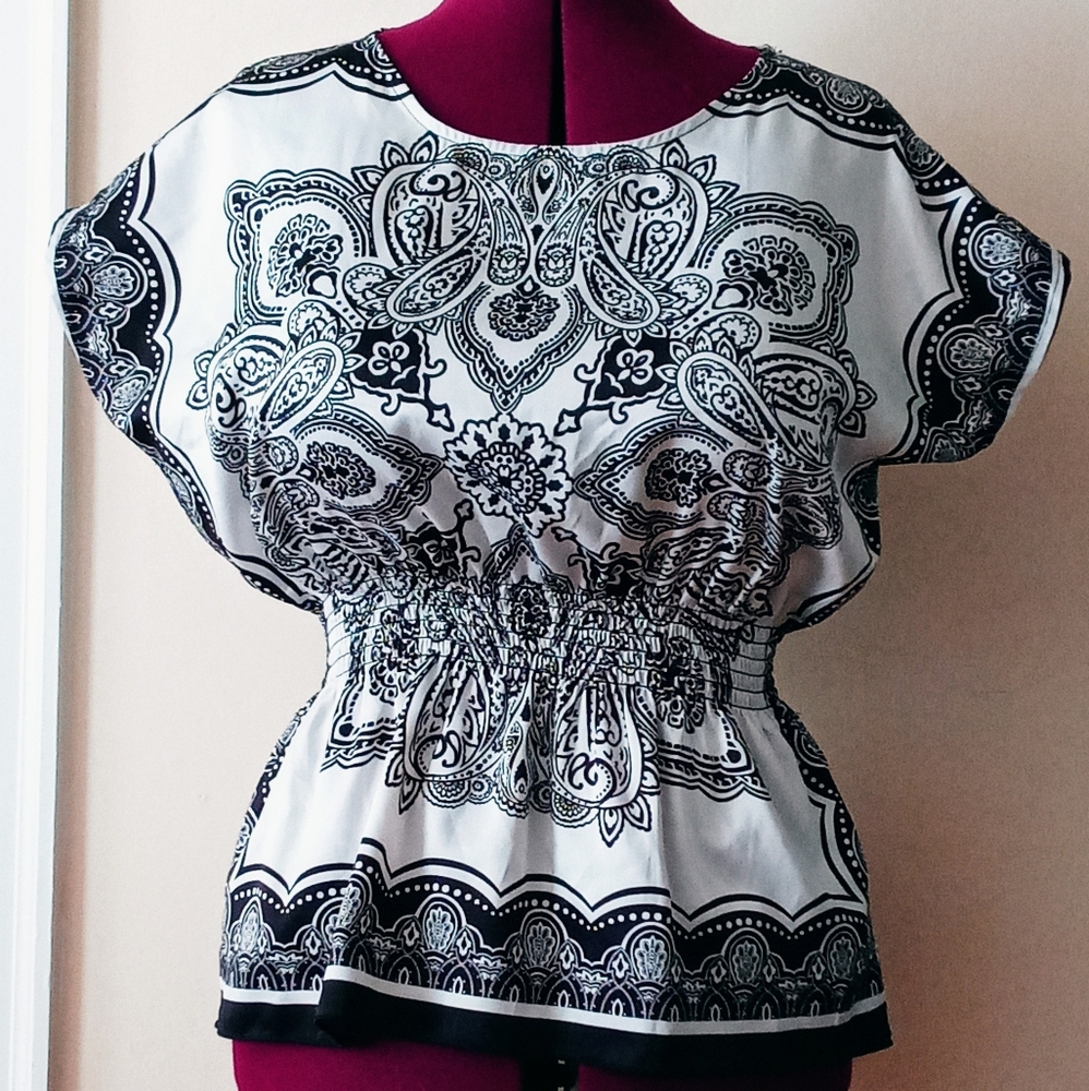 🪻3 for $15🪻 IZ Byer black & white top